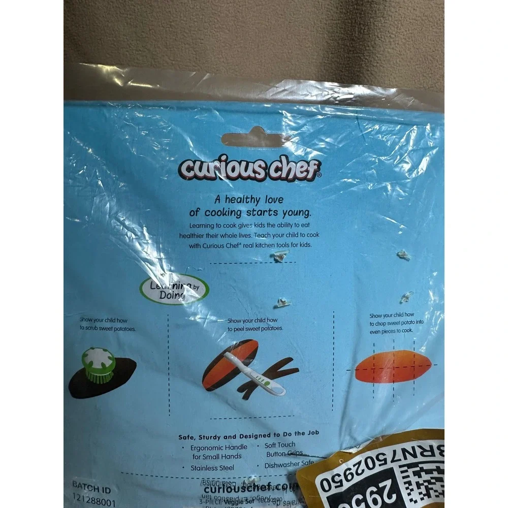 Curious Chef 3-Piece Veggie Set Kids Kitchen Tools White Green TCC50200 NEW